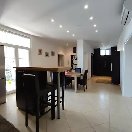 150sqm 3bdr Family In Apartment